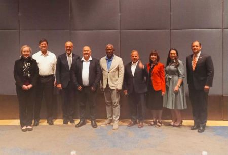 النائب منصور عباس يلتقي أعضاء لجنة الشؤون الخارجية في الكونغرس والقائم بأعمال السفير الأمريكي